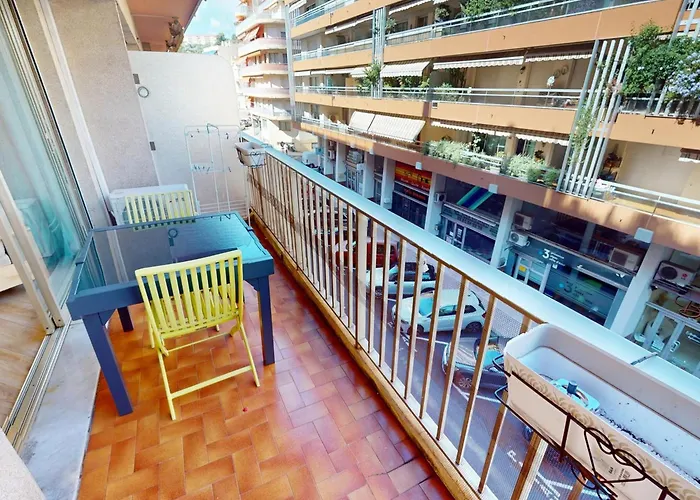 Agreable 2p Renove Au Centre Avec Terrasse - Fr-1-196-387 アパート