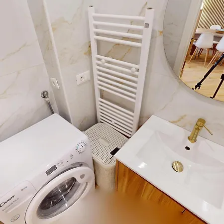 Agreable 2p Renove Au Centre Avec Terrasse - Fr-1-196-387 *